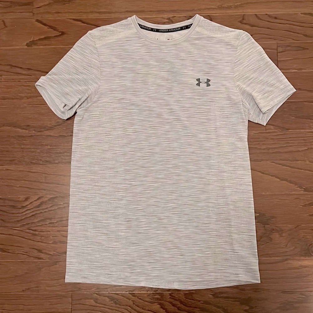 Under Armour Men’s size medium dri-fit t-shirt